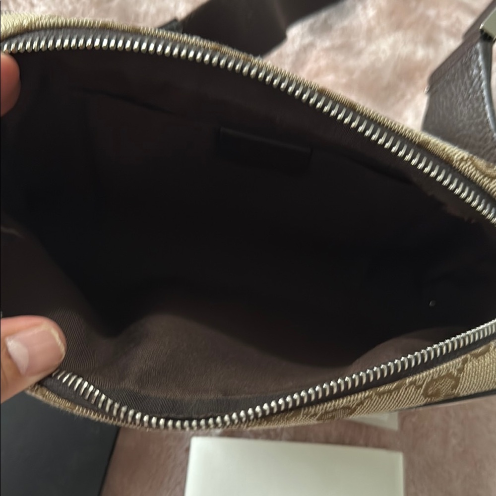 Gucci Brown UNISEX  Belt Bag with Iconic Design - Picture 3 of 9